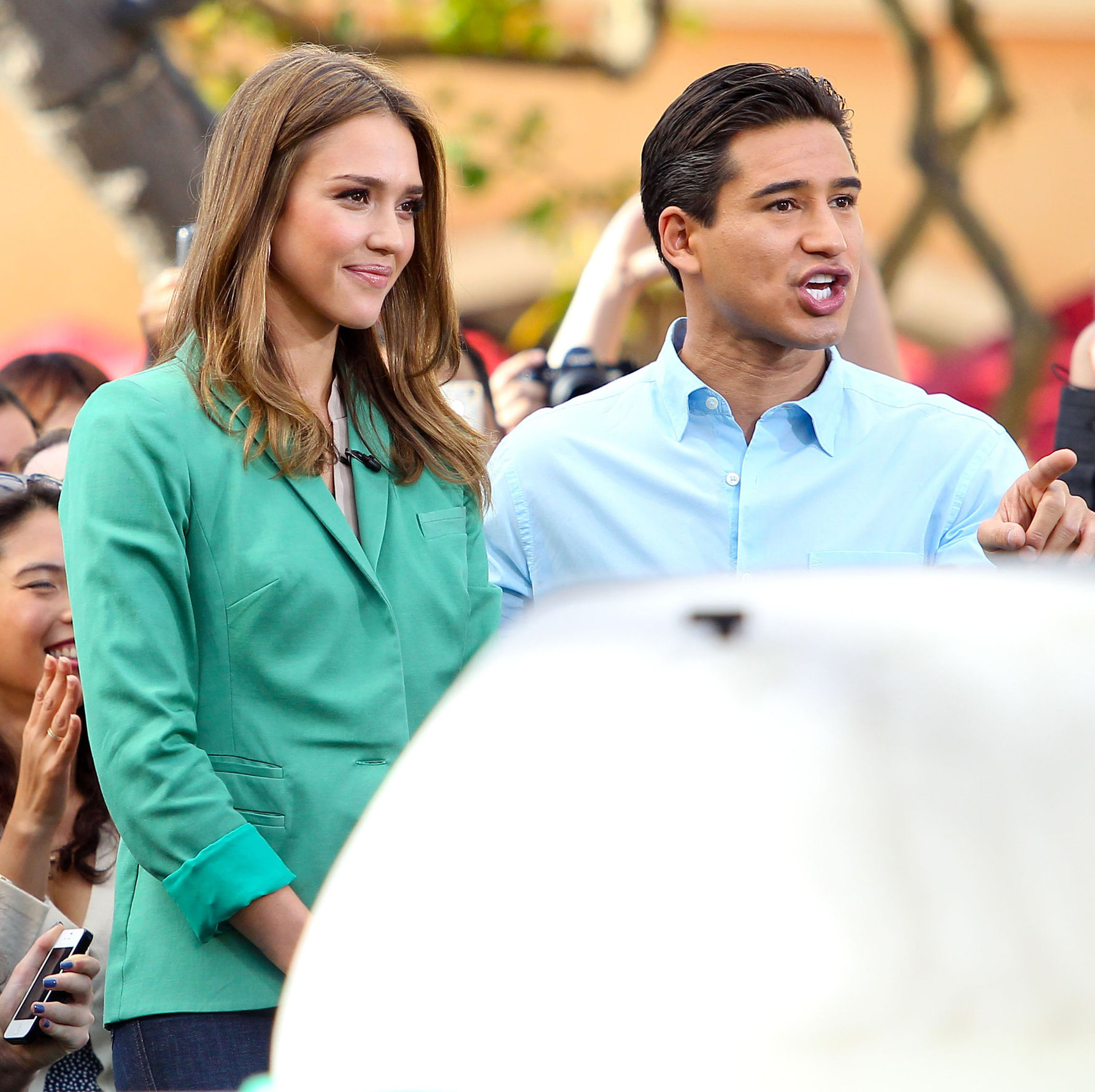Jessica Alba on the set of Extra in Los Angeles on January 25, 2012 