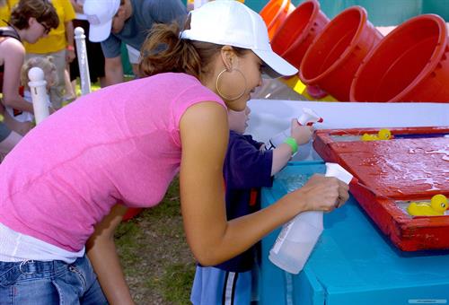 Jessica Alba - Target A Time for Heroes in LA 6/13/04 to Benefit the Elizabeth Glaser Pediatric AIDS Foundation carnival 