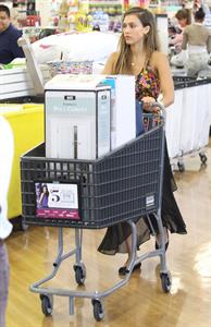 Jessica Alba - Running errands in Los Angeles 