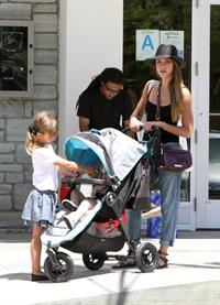 Jessica Alba Shopping with daughters - Aug 24 