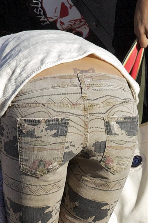 Jessica Alba - candids in West Hollywood 11/9/12  