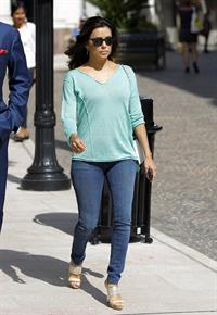 Eva Longoria Goes shoe shopping in Beverly Hills (May 23, 2013) 