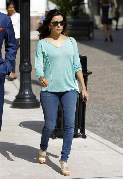 Eva Longoria Goes shoe shopping in Beverly Hills (May 23, 2013) 
