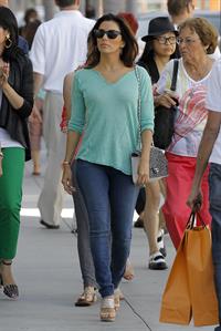 Eva Longoria Goes shoe shopping in Beverly Hills (May 23, 2013) 