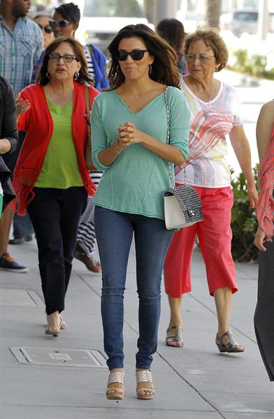 Eva Longoria Goes shoe shopping in Beverly Hills (May 23, 2013) 
