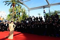 Eva Longoria in a Versace dress at the premiere of Le Passe in Cannes (17.05.2013) 