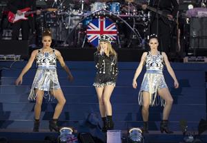 Kylie Minogue - Diamond Jubilee Concert  (4.6.2012)