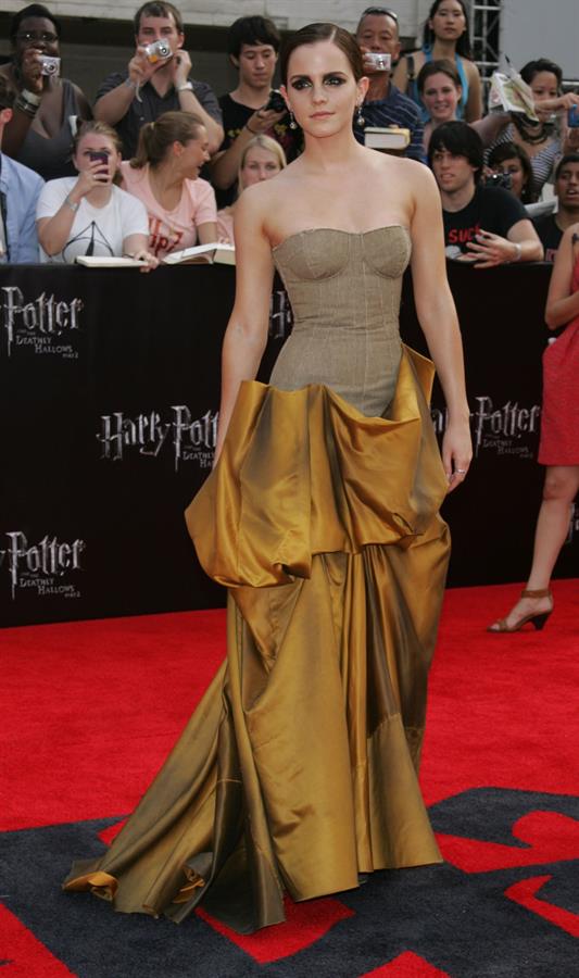 Emma Watson - Harry Potter and the Deathly Hallows Premiere in New York City, July 11, 2011