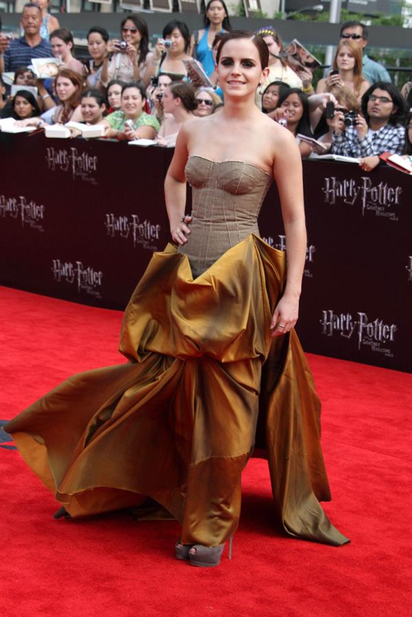 Emma Watson - Harry Potter and the Deathly Hallows Premiere in New York City, July 11, 2011