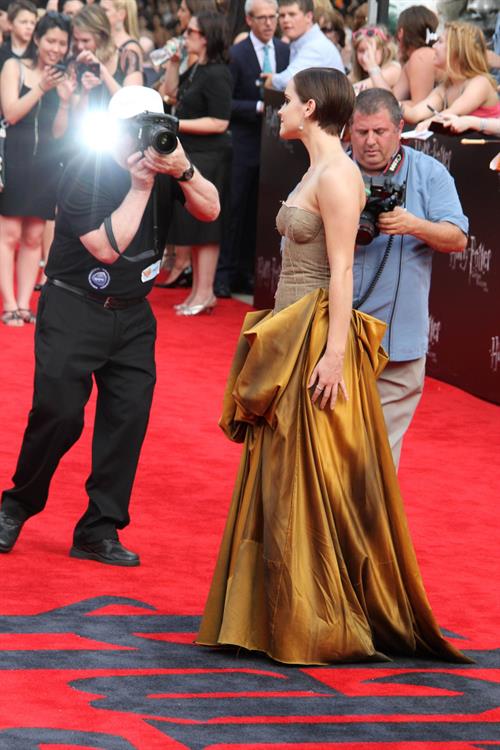 Emma Watson - Harry Potter and the Deathly Hallows Premiere in New York City, July 11, 2011