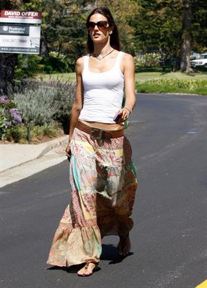 Alessandra Ambrosio checking out houses in Los Angeles 13.09.11 