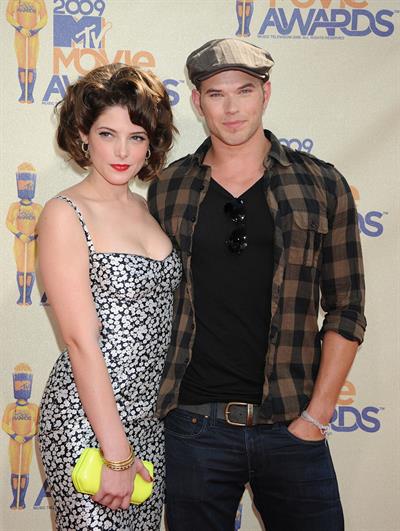 Ashley Greene at the 2009 MTV Movie Awards arrivals in Universal City