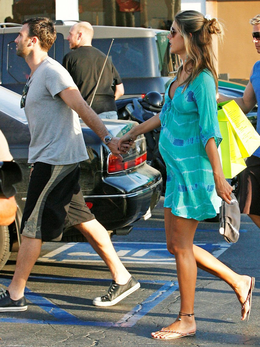 Alessandra Ambrosio Pictures Alessandra Ambrosio shopping at Planet Blue in Malibu