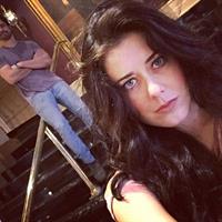 Manon Mathews taking a selfie