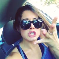 Manon Mathews taking a selfie