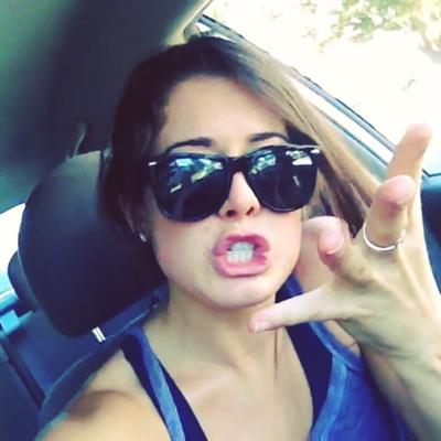 Manon Mathews taking a selfie