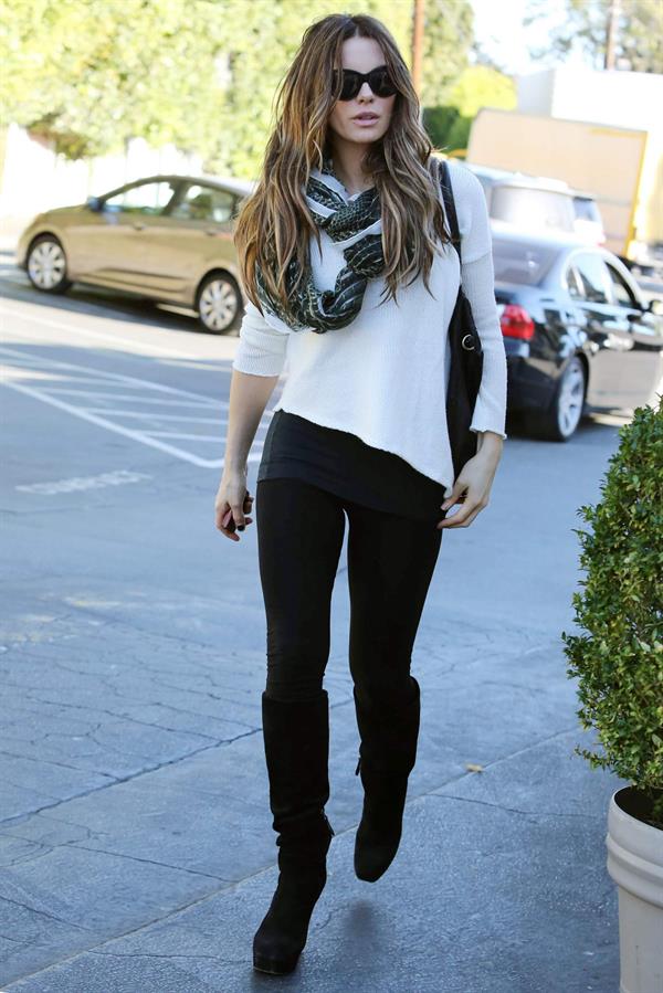 Kate Beckinsale at Brentwood Country Market October 31-2013 