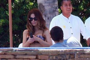 Kate Beckinsale wearing a bikini on vacation in Mexico August 21, 2013