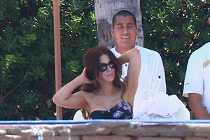 Kate Beckinsale wearing a bikini on vacation in Mexico August 21, 2013