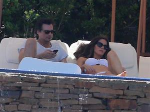 Kate Beckinsale wearing a bikini on vacation in Mexico August 22, 2013 