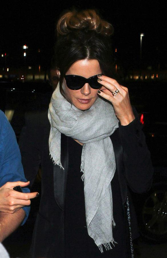 Kate Beckinsale Arrives at LA Airport to catch a flight to NYC May 4-2013