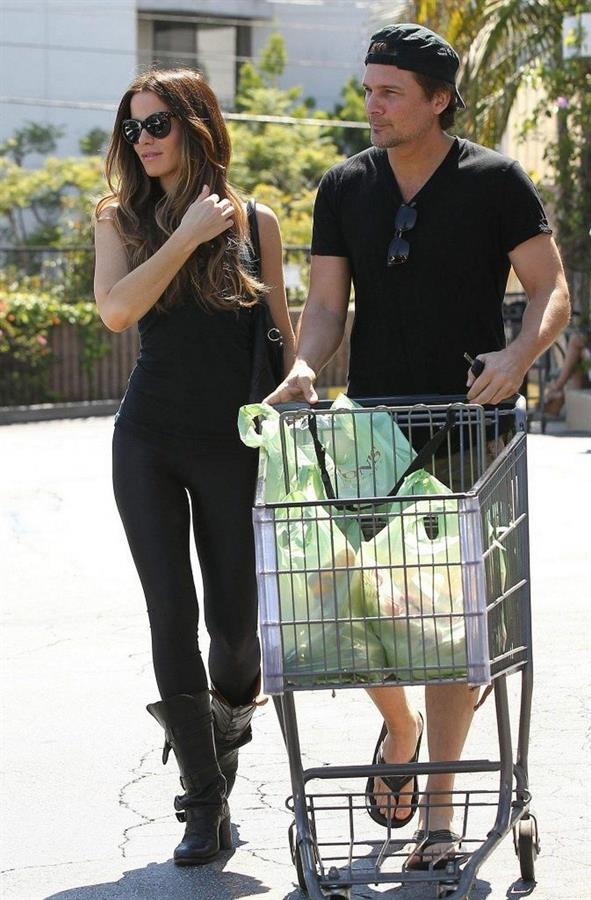 Kate Beckinsale In tights, shopping at a market in Pacific Palisades - September 15, 2013 