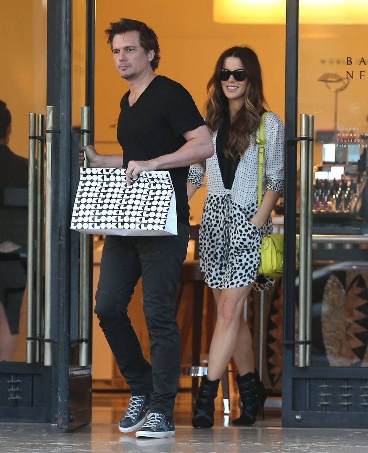Kate Beckinsale - out in Beverly Hills September 7-2013  