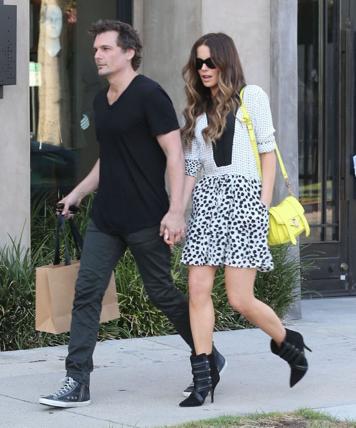 Kate Beckinsale Pictures Kate Beckinsale - out in Beverly Hills September 7-2013