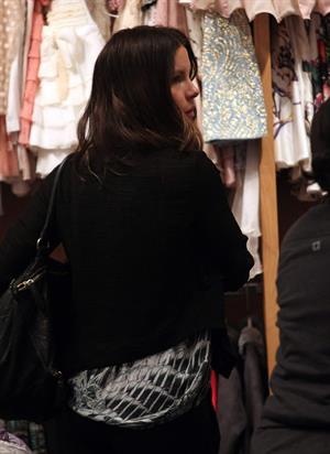 Kate Beckinsale shopping at Piccolo Paradiso store December 14, 2012 