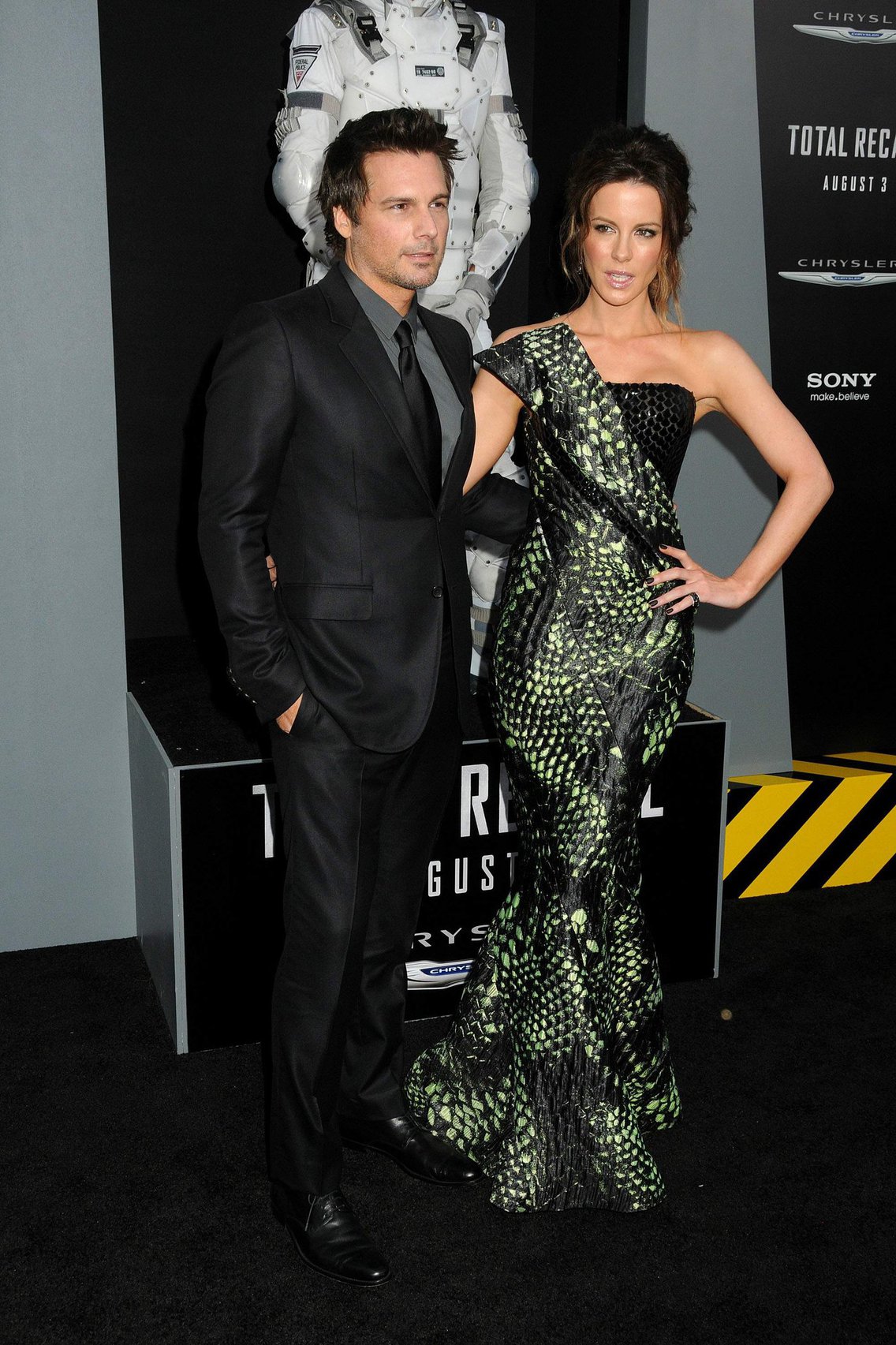 Kate Beckinsale Pictures Kate Beckinsale Premiere of Columbia Pictures' 'Total Recall' at Grauman's Chinese Theatre in Hollywood August 1-20