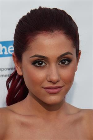 Ariana Grande Break the Cycles Louder than Words Bbenefit 11-09-2010 