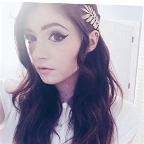 Chrissy Costanza taking a selfie