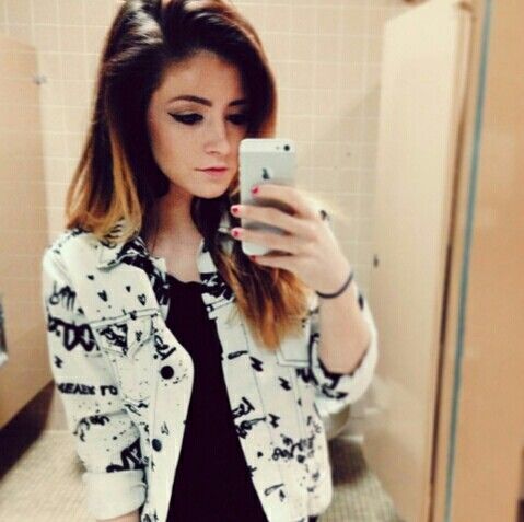 Chrissy Costanza taking a selfie