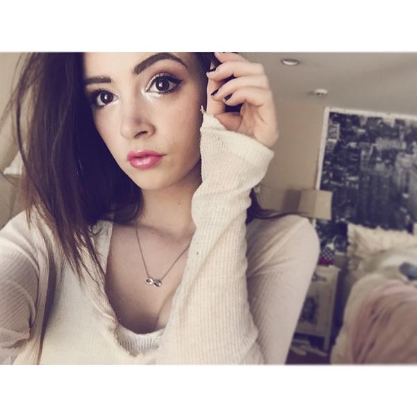 Chrissy Costanza taking a selfie