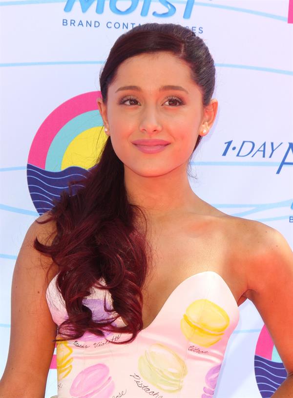 Ariana Grande - 2012 Teen Choice Awards in Universal City (July 22, 2012)