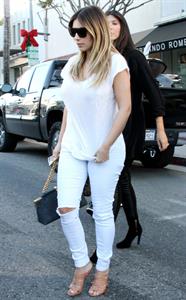 Kim Kardashian Out and about in Beverly Hills (November 14, 2013) 