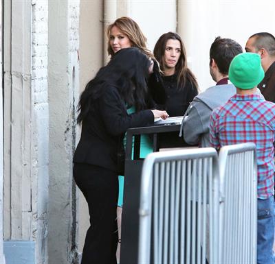 Jennifer Lawrence Arriving at the Jimmy Kimmel Live (January 31, 2013) 