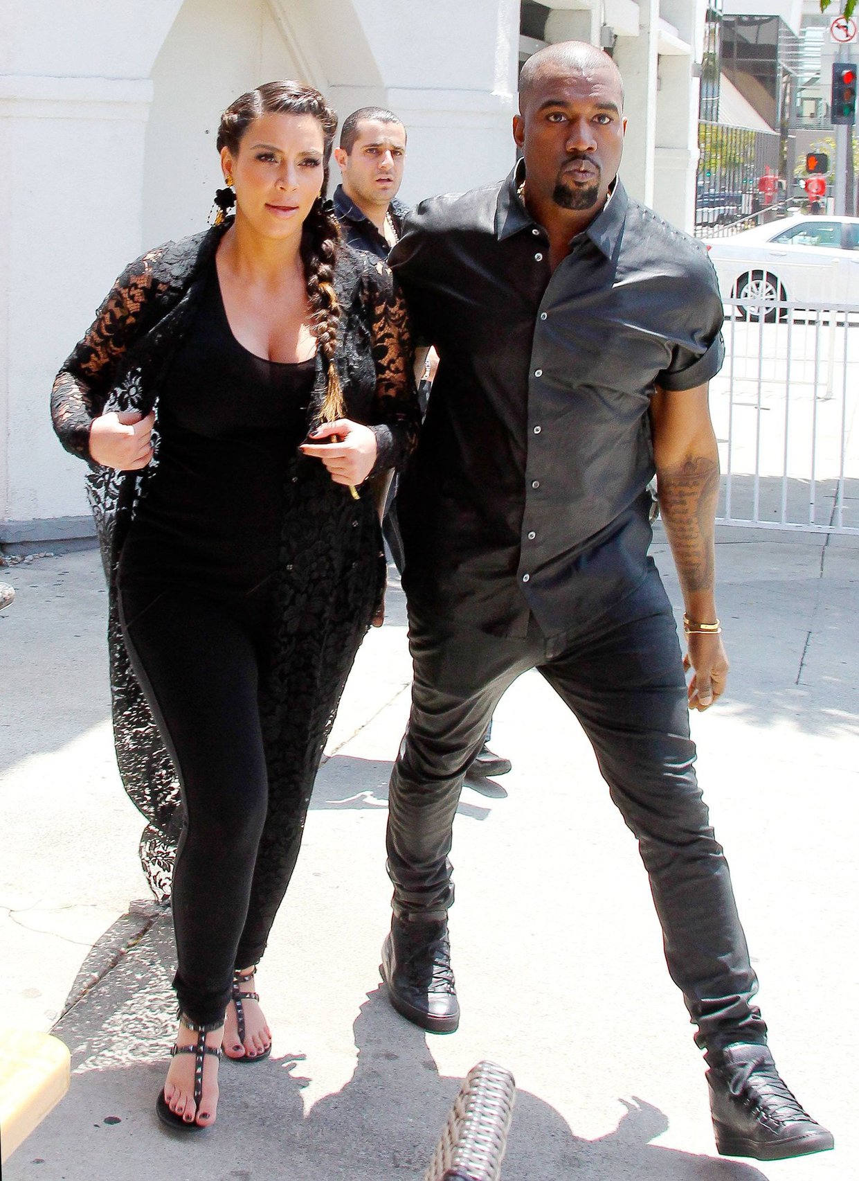 Kim Kardashian Goes house hunting with Kanye West in Bel Air (May 10, 2013) 