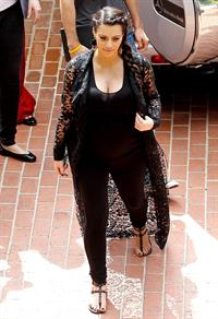 Kim Kardashian Goes house hunting with Kanye West in Bel Air (May 10, 2013) 
