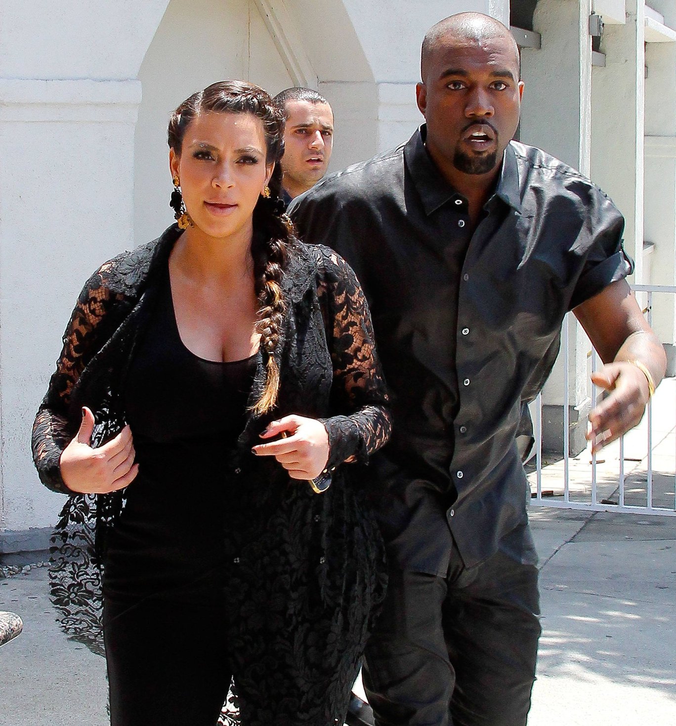 Kim Kardashian Goes house hunting with Kanye West in Bel Air (May 10, 2013) 