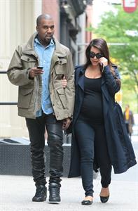 Kim Kardashian Takes an early morning stroll with Kanye West in SoHo (May 6, 2013) 