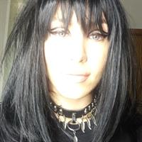 Imogen Anthony taking a selfie