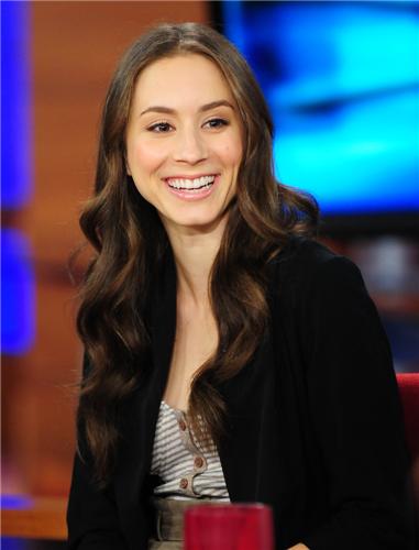 Troian Bellisario