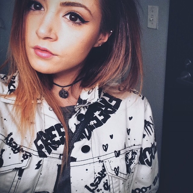 Chrissy Costanza