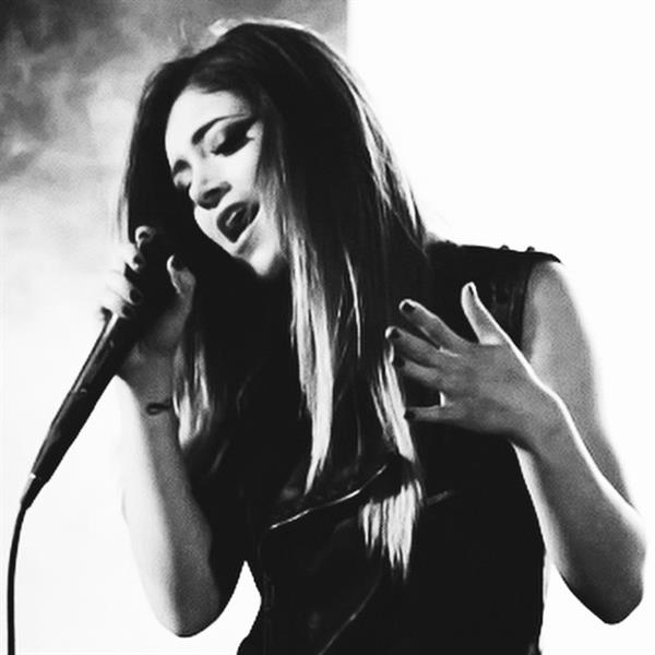 Chrissy Costanza