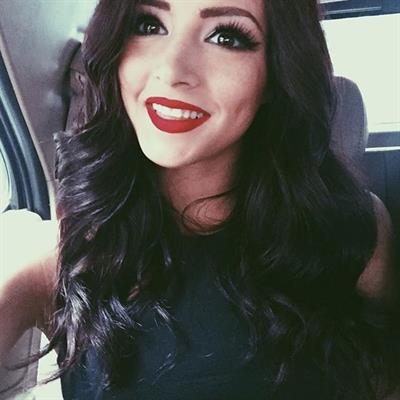 Chrissy Costanza taking a selfie