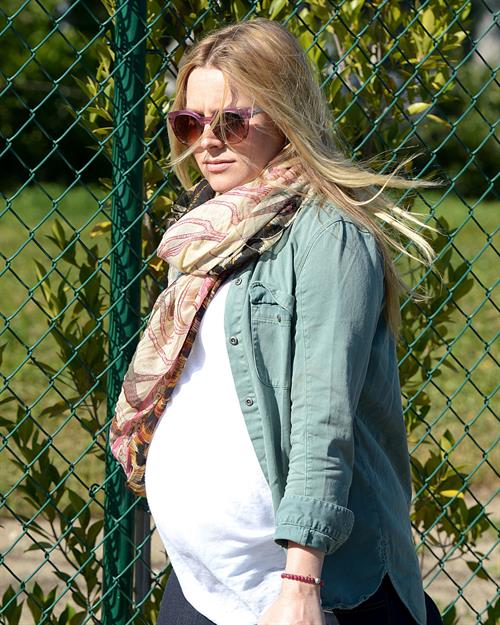 Kristen Bell - Running errands in Los Angeles on February 27, 2013