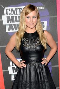Kristen Bell at the 2013 CMT Music Awards in Nashville - June 5, 2013 