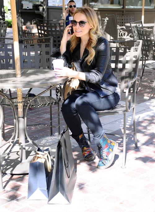 Kristen Bell out shopping at The Americana at Brand in Glendale 10/30/12