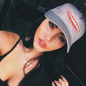 Claudia Alende taking a selfie